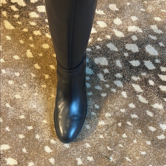 Black Over the Knee Boots with Smooth Leather and Flat Sole - Picture 3 of 7